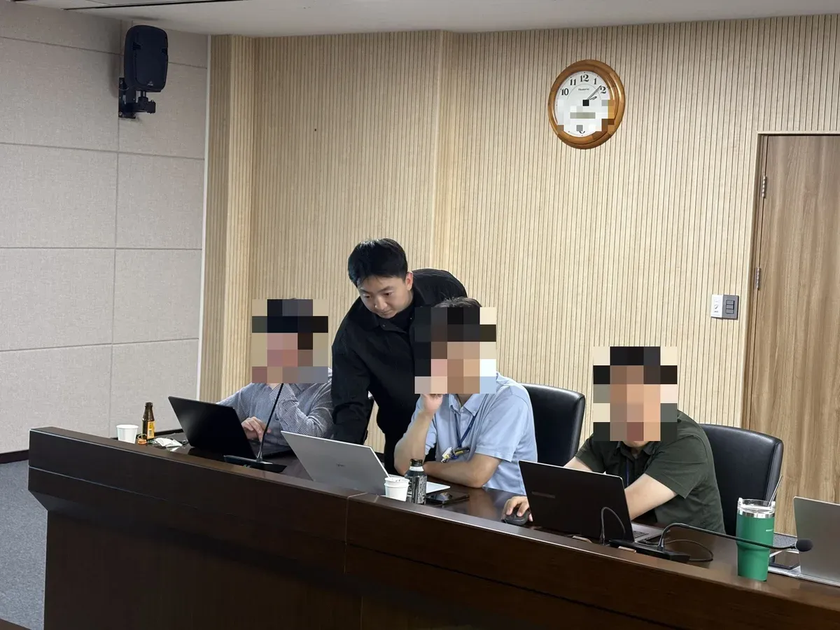 수강생 자리에서 함께 확인한 실습 지원